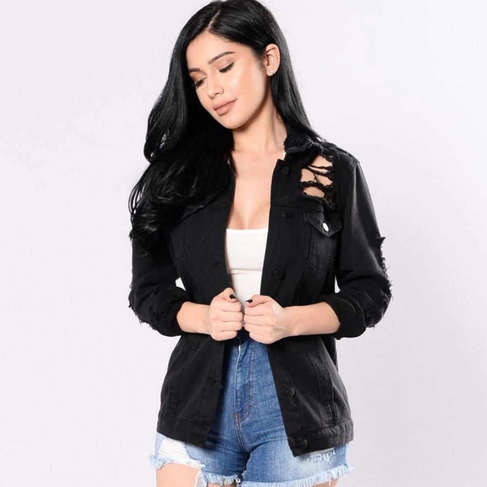 🖤 Black Distressed Denim Jacket 🖤